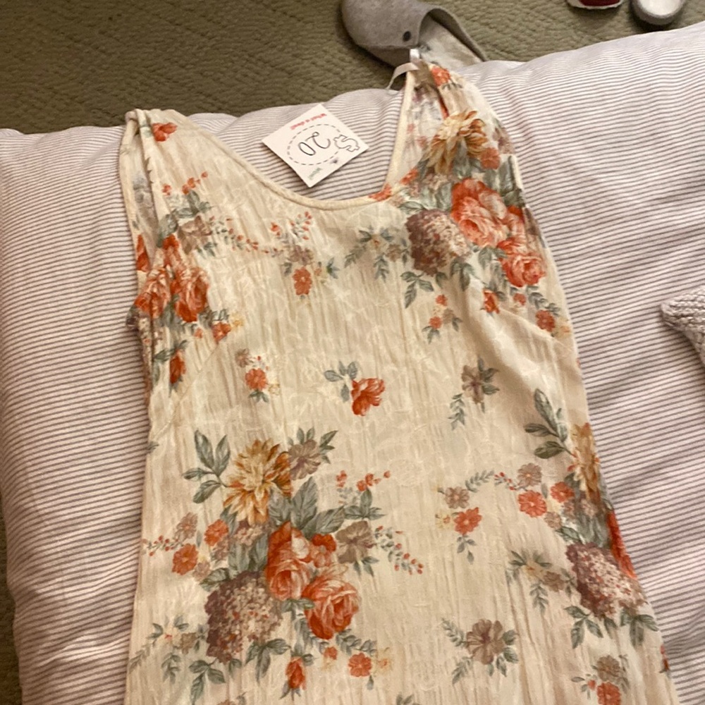 Vintage Flowered Midi dress!